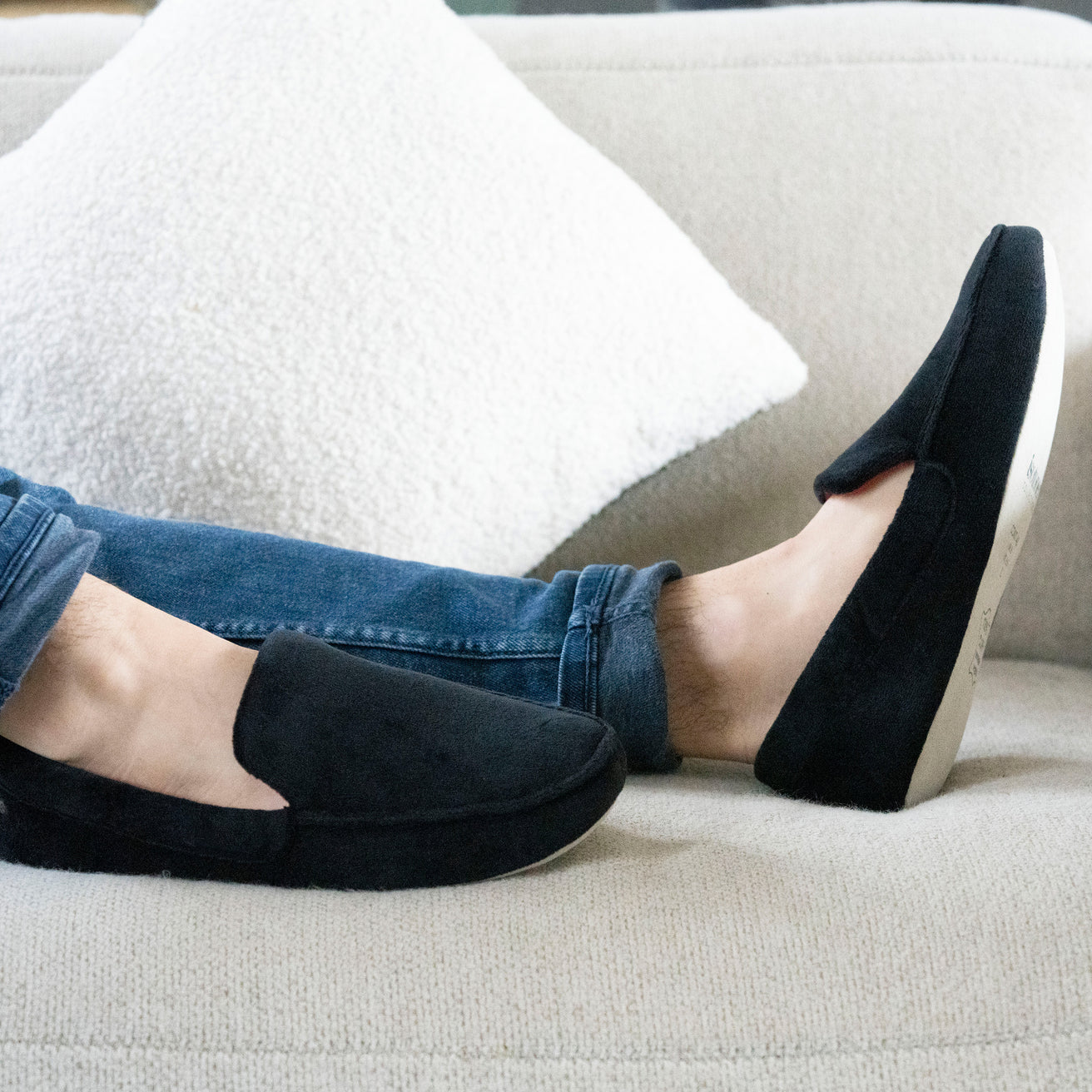 Zapatillas de casa mocasines bordadas Negro
