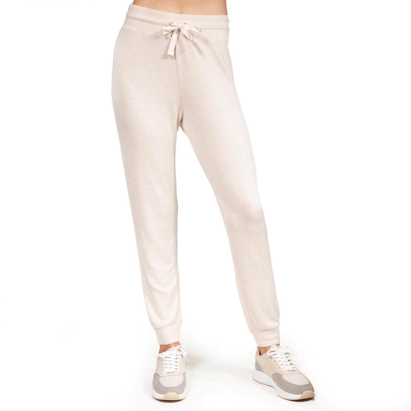 Conjunto Homewear con camiseta cruzada y pantalón jogger Beige