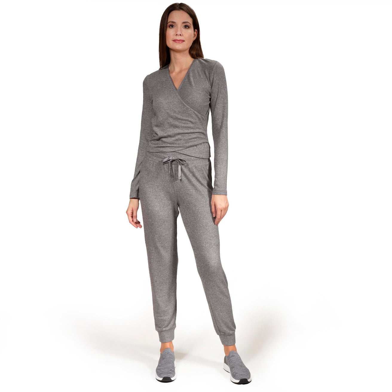 Conjunto Homewear con camiseta cruzada y pantalón jogger Gris jaspeado