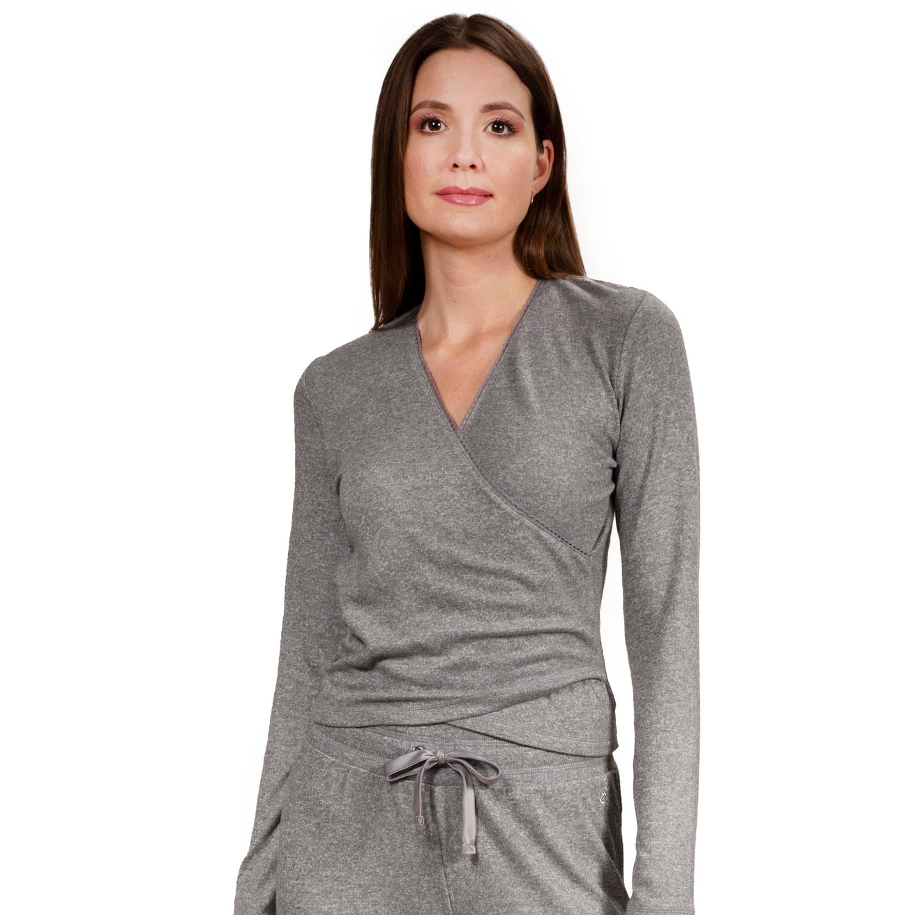 Conjunto Homewear con camiseta cruzada y pantalón jogger Gris jaspeado