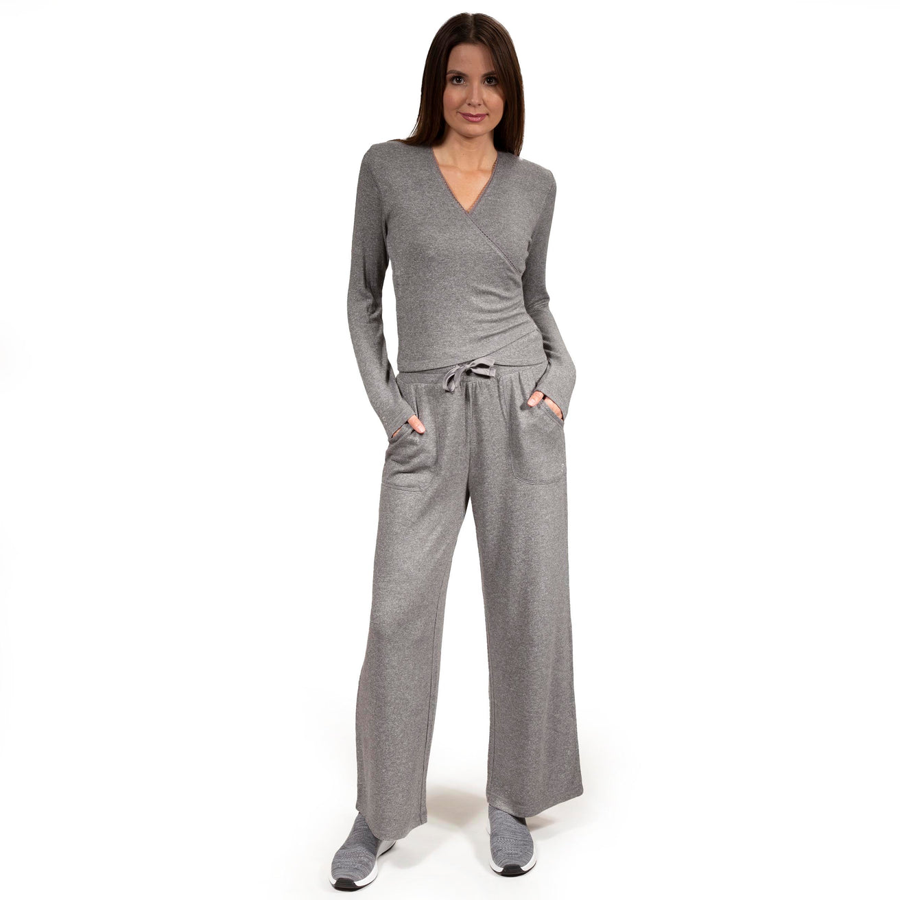 Conjunto Homewear con camiseta cruzada y pantalón ancho Gris jaspeado