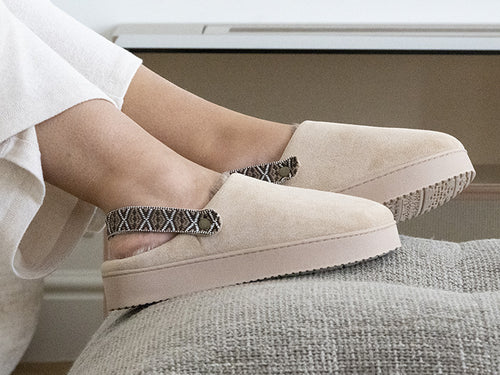 chaussons-f-ah26_aeb150f1-a78f-448b-a5fb-c2a78fa34051