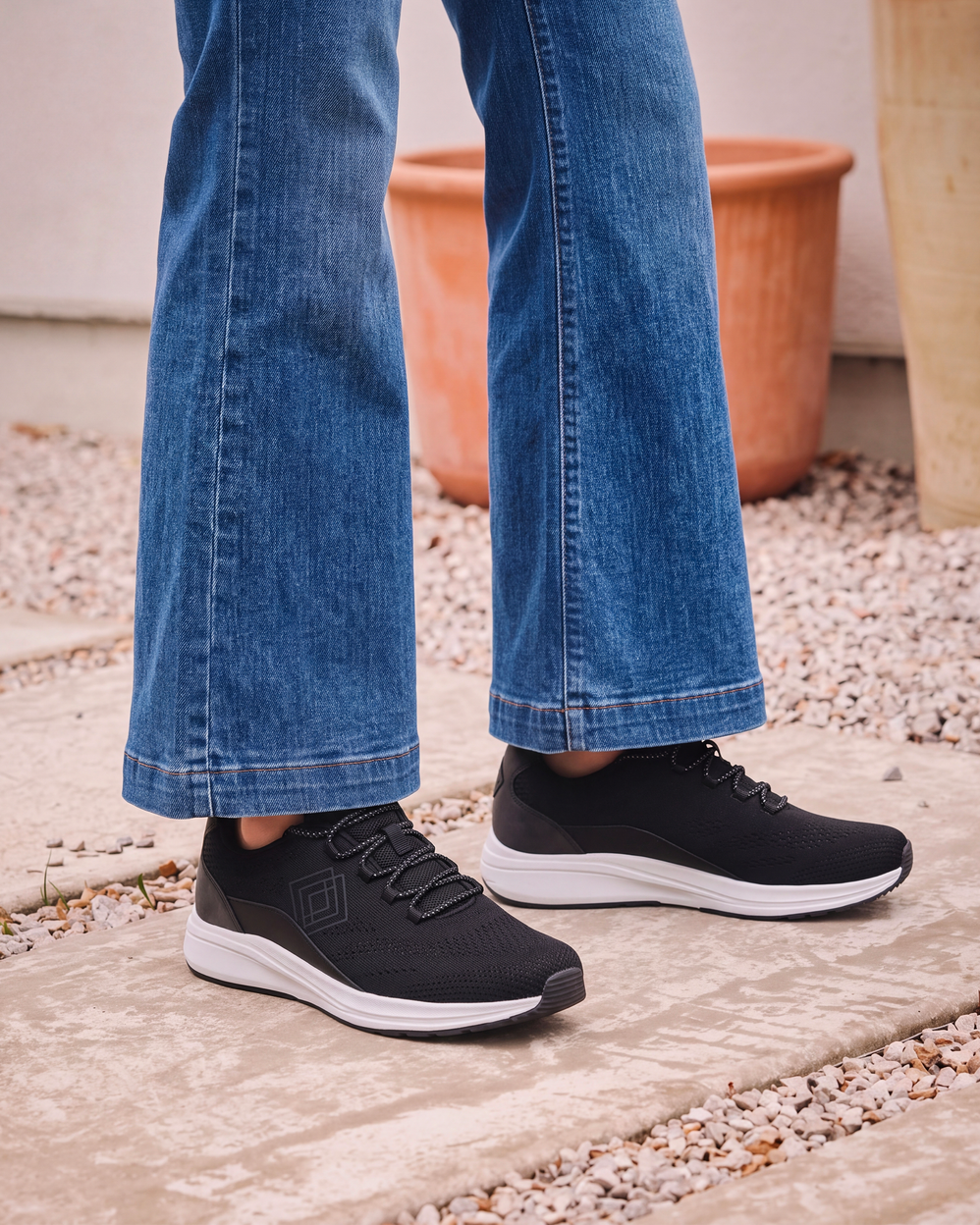 Tenis Mujer Confort cordones Negro - Isotoner
