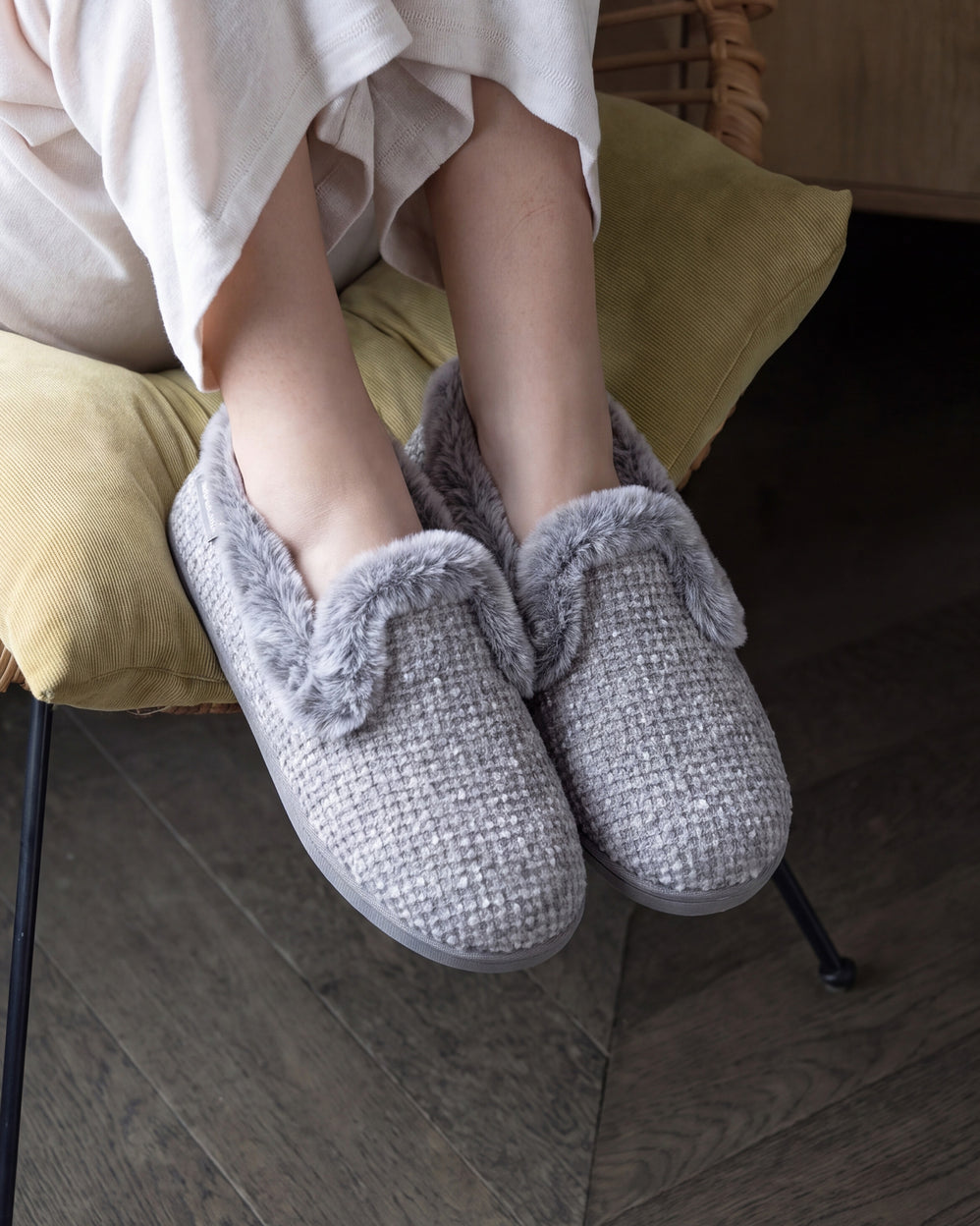 Zapatillas de casa Cerradas Mujer Relieve Gris - Isotoner