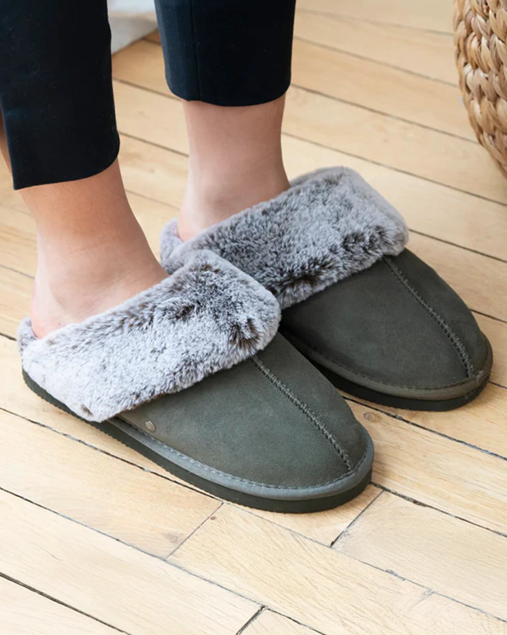 Zapatillas de casa chinelas cuero Mujer Caqui - Isotoner