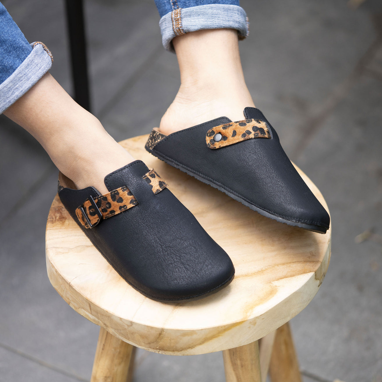 Zuecos Mujer Leopardo Negro